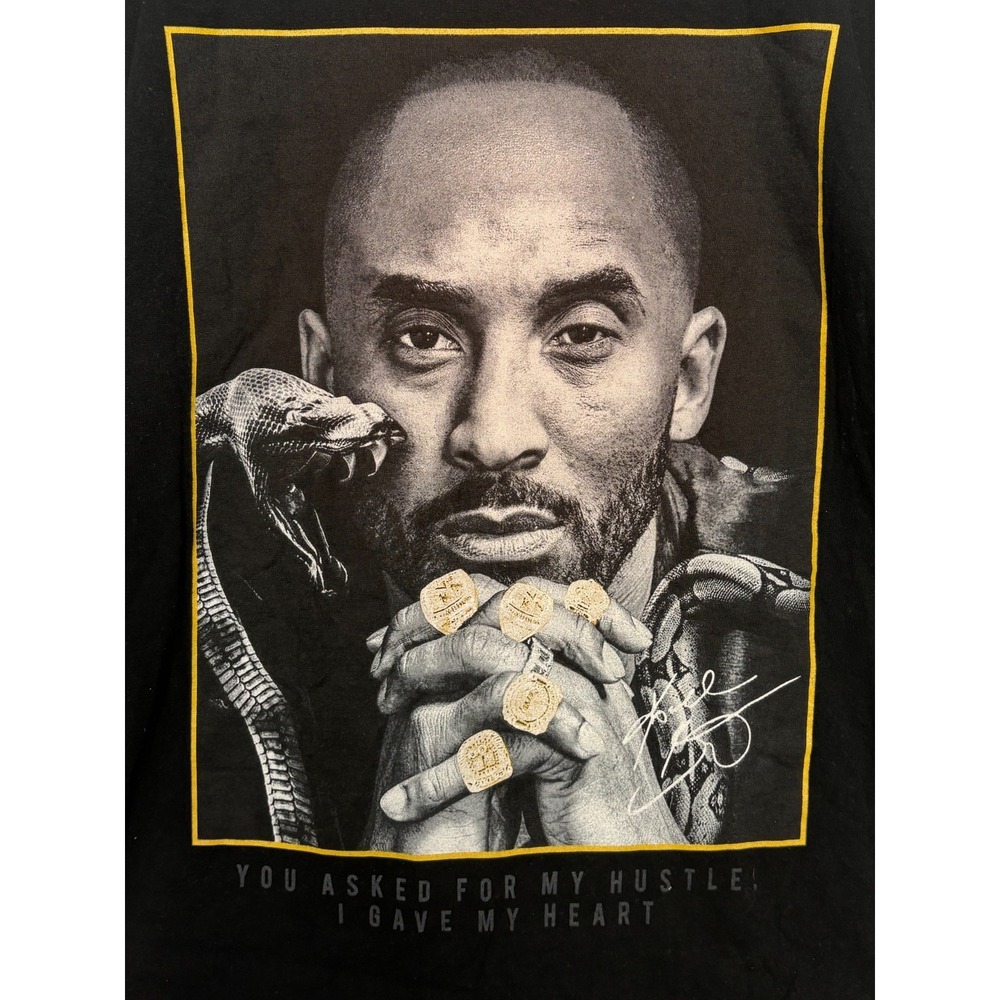 Kobe Bryant Black Mamba Tribute Graphic T-Shirt Mens Black Cotton Large Pro Team